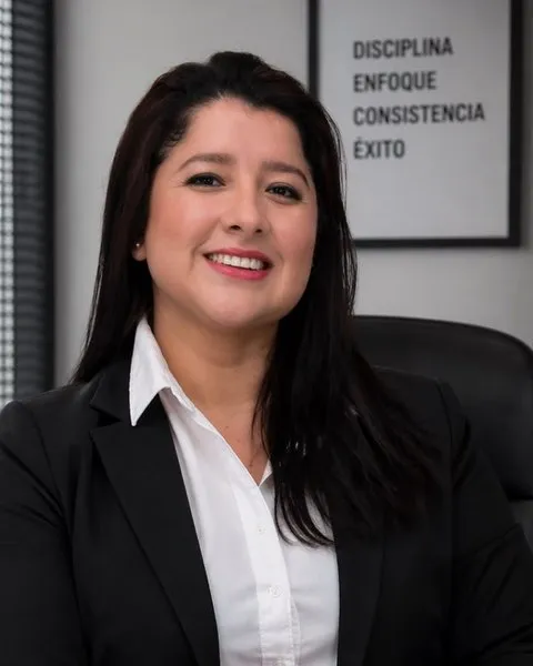 Carolina Herrera, Gerente Comercial